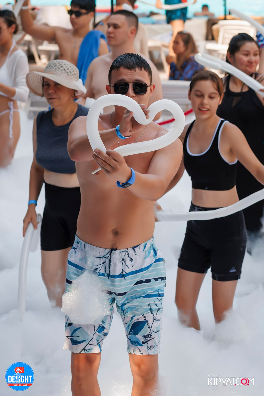 WHITE PARTY — DELIGHT POOL DAY CLUB. КИПЯТКОМ АЛМАТЫ! Фотосъемка мероприятий в Алматы