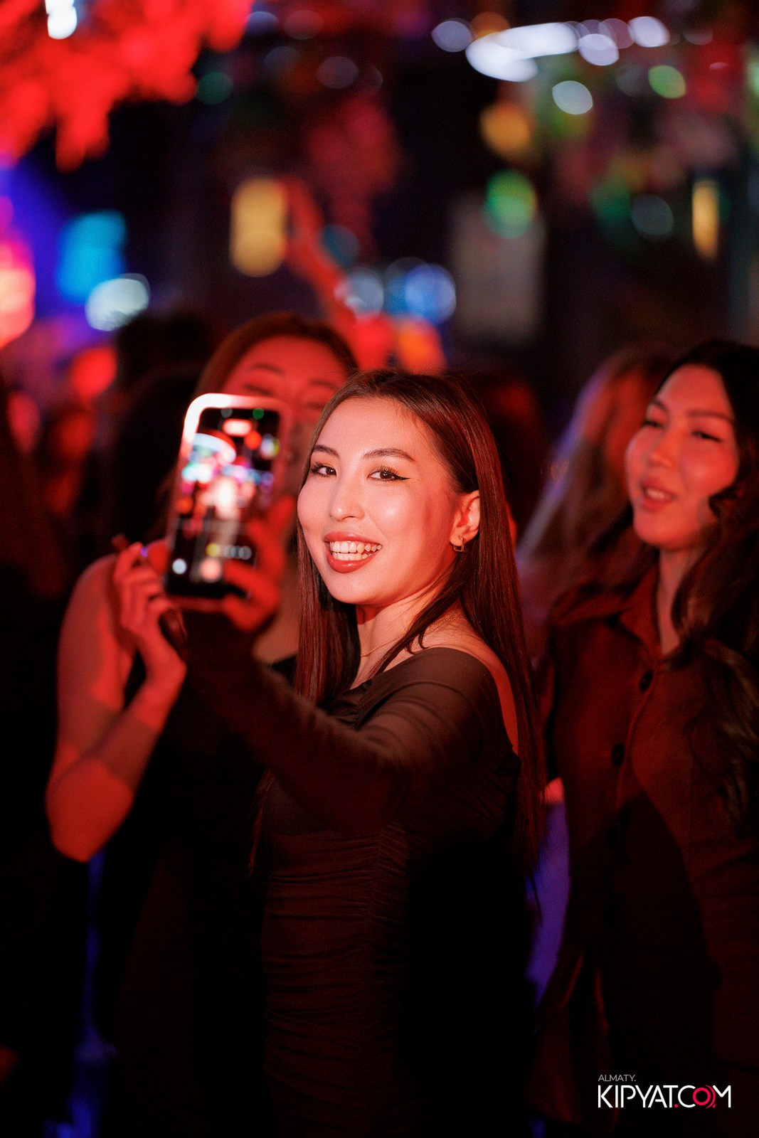 FRIENDS BAR & TERRACE. КИПЯТКОМ АЛМАТЫ! Фотосъемка мероприятий в Алматы