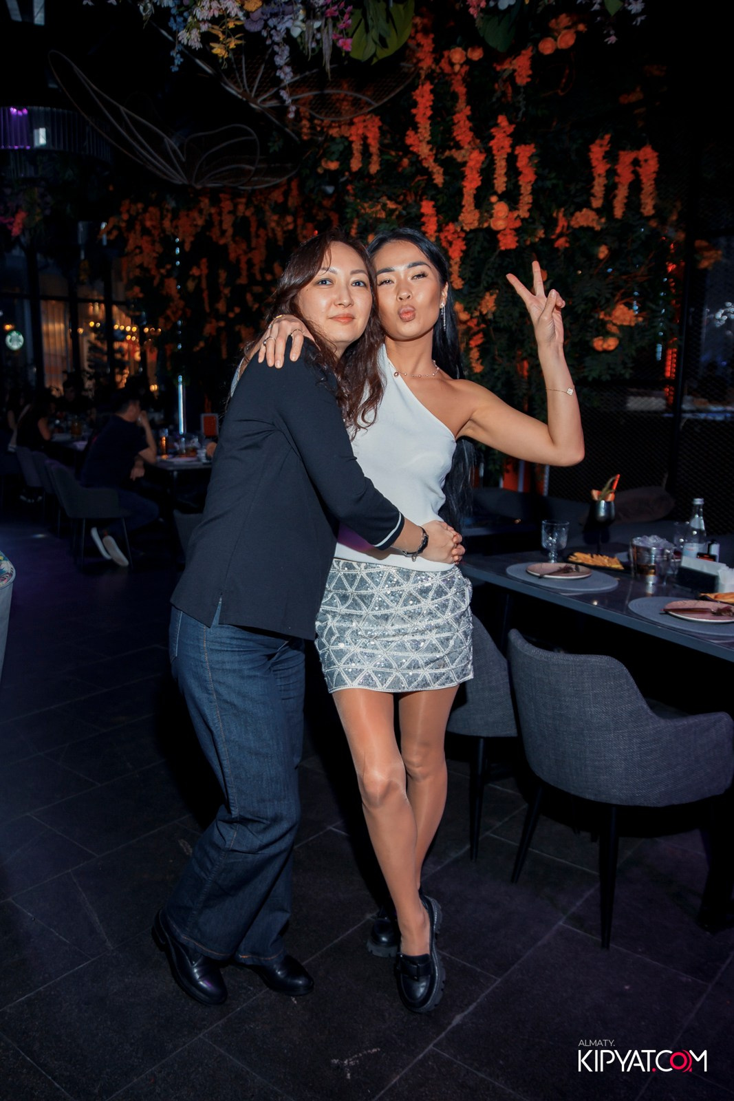FRIENDS BAR & TERRACE. КИПЯТКОМ АЛМАТЫ! Фотосъемка мероприятий в Алматы