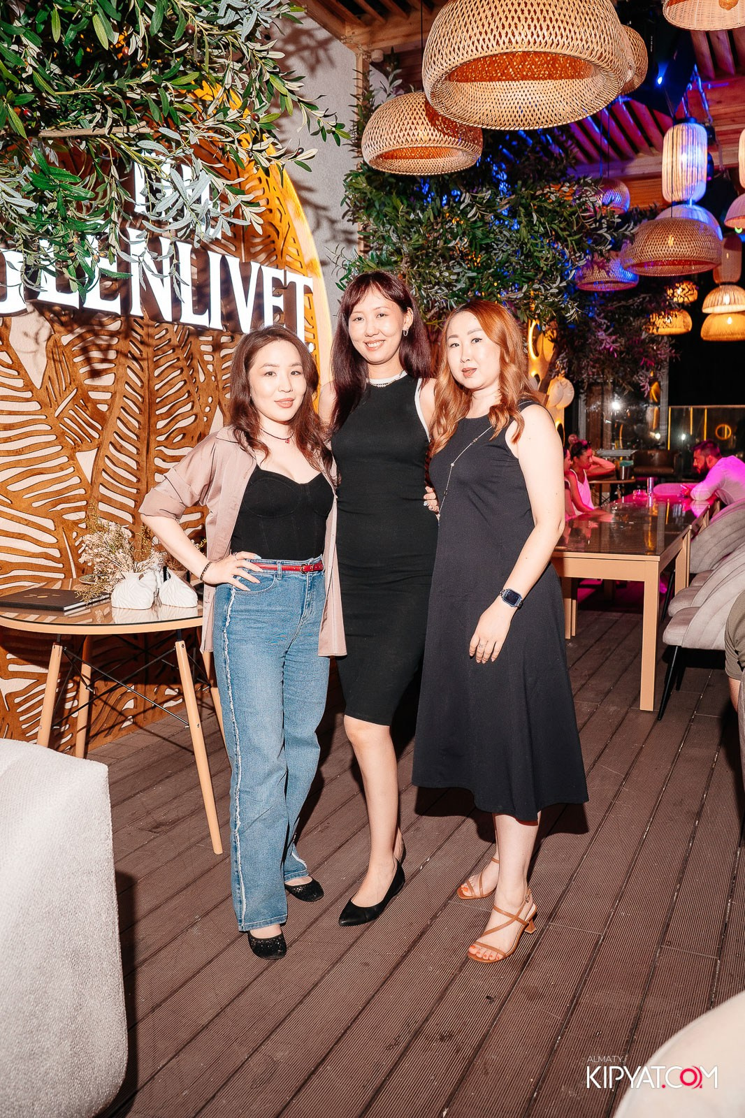 MOOD KARAOKE & TERRACE. КИПЯТКОМ АЛМАТЫ!