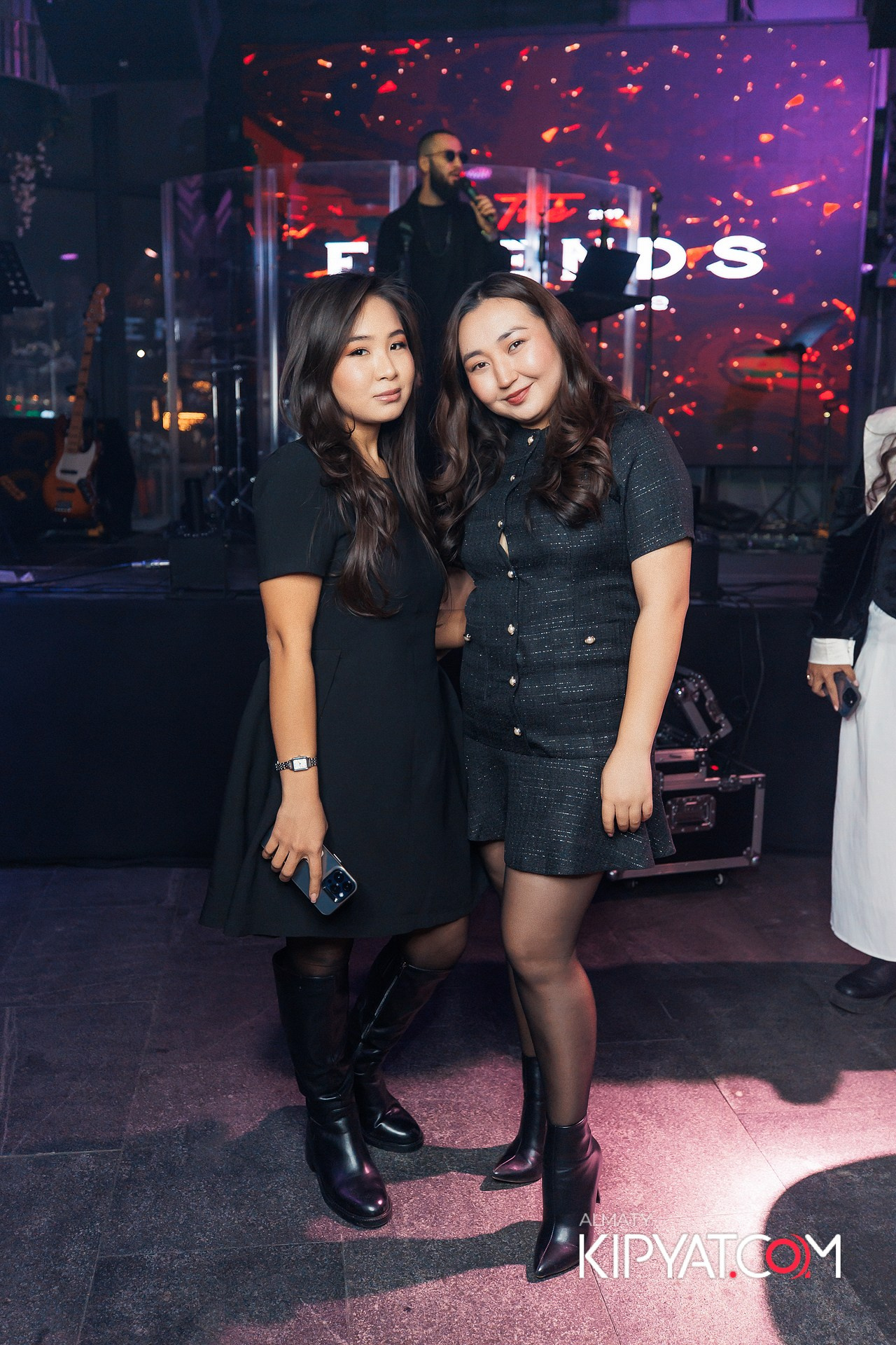 FRIENDS TERRACE & BAR. КИПЯТКОМ АЛМАТЫ!