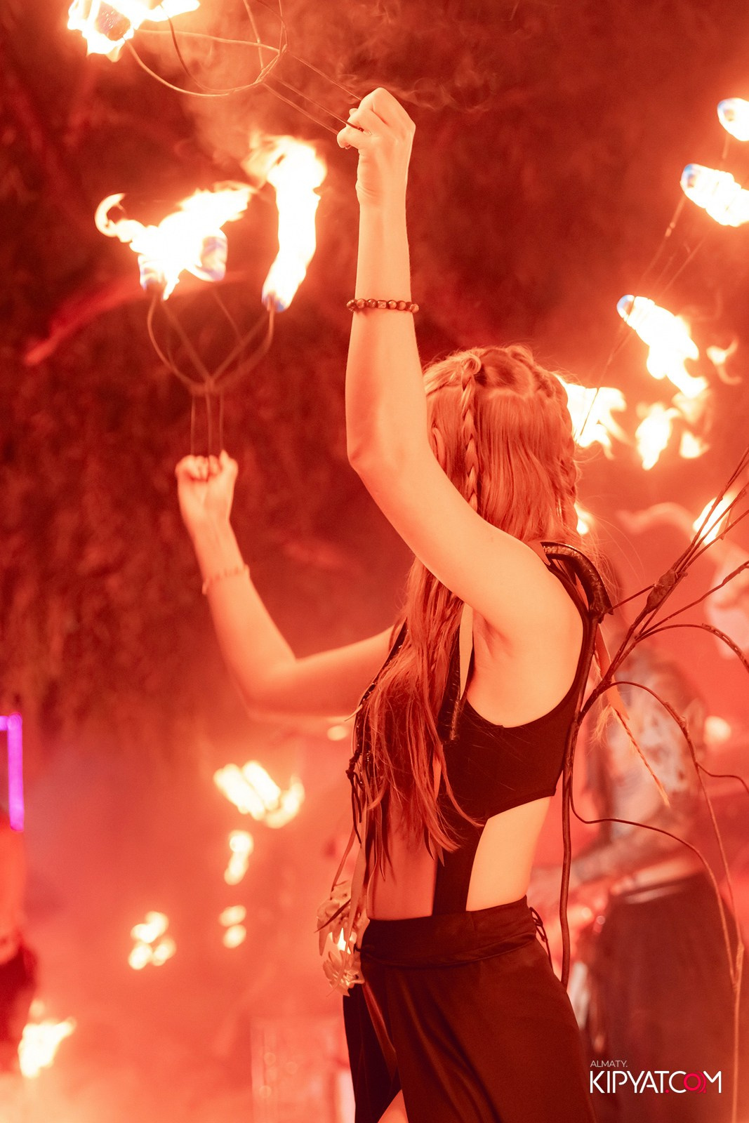 EDEN POOL & BAR. КИПЯТКОМ АЛМАТЫ!