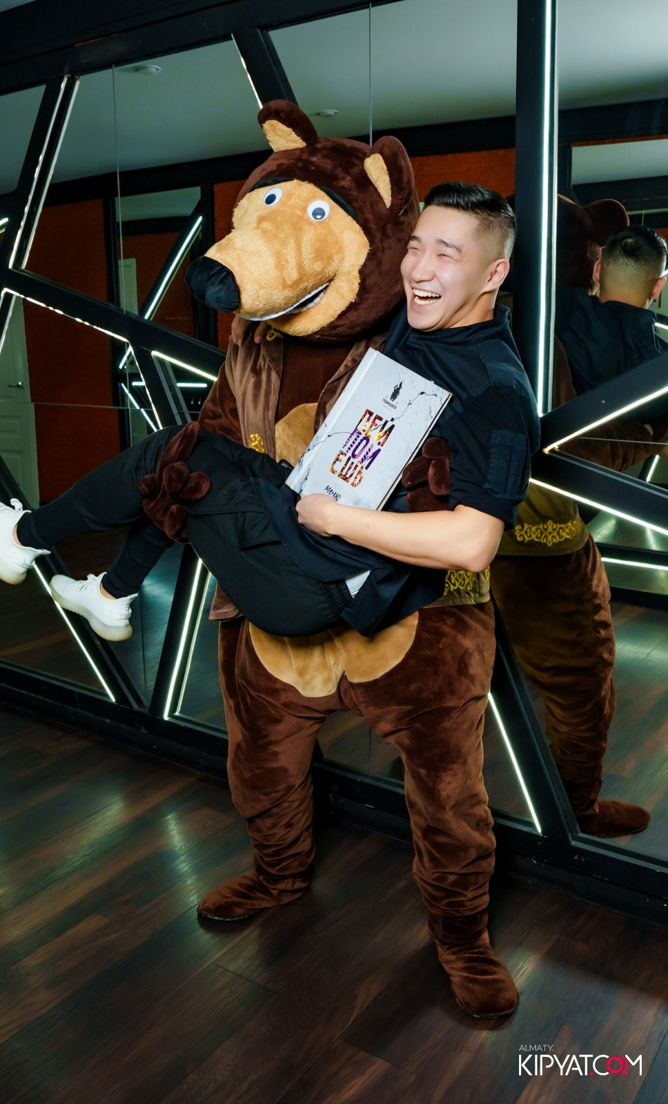 УХО И МЕДВЕДЬ НА САИНА. КИПЯТКОМ АЛМАТЫ!