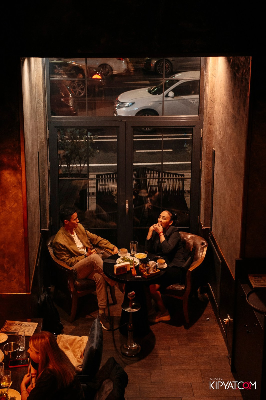 РЕСТО-БАР СКАНДАЛИСТЪ. КИПЯТКОМ АЛМАТЫ!