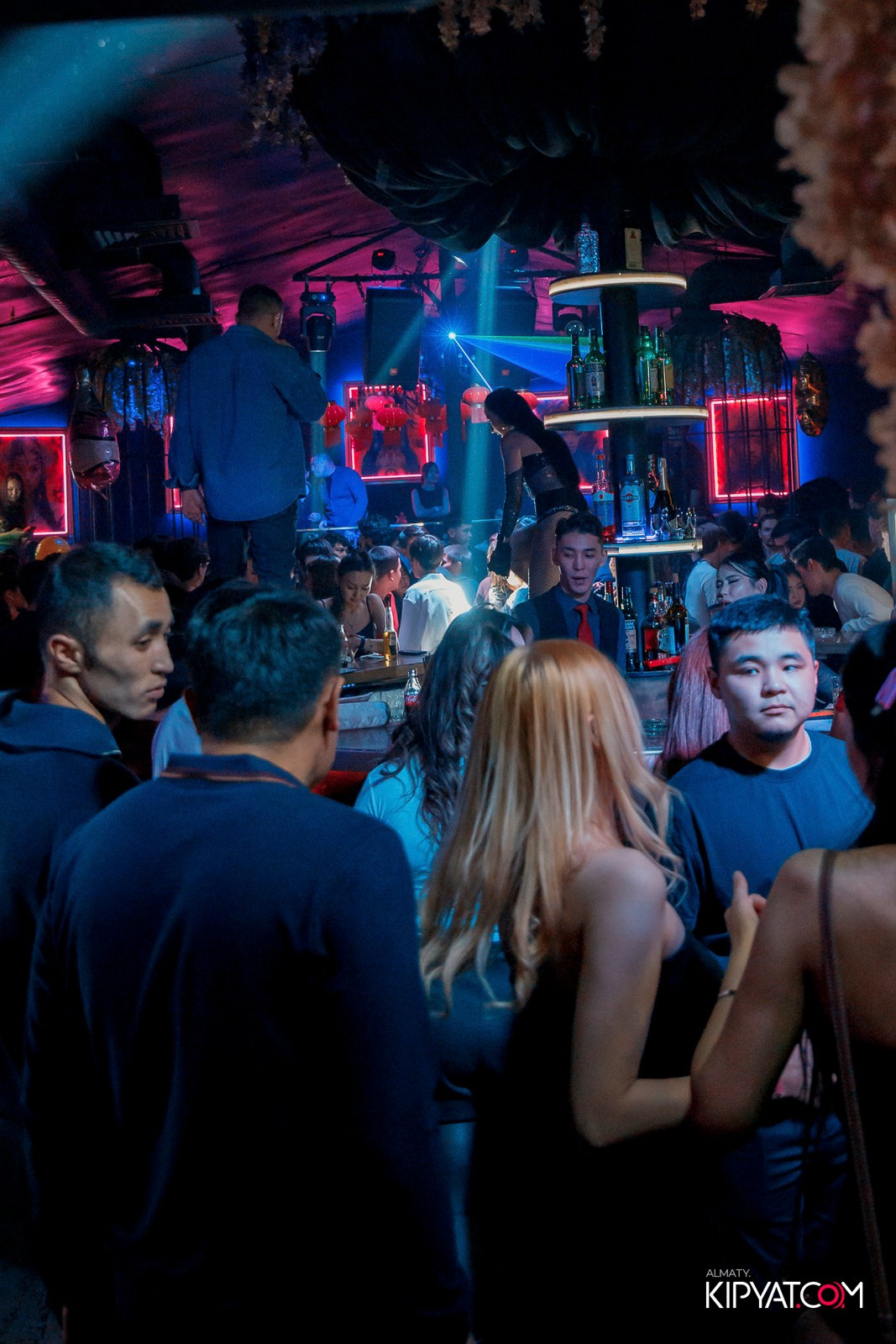 UYAT EMES BAR. КИПЯТКОМ АЛМАТЫ! Фотосъемка мероприятий в Алматы