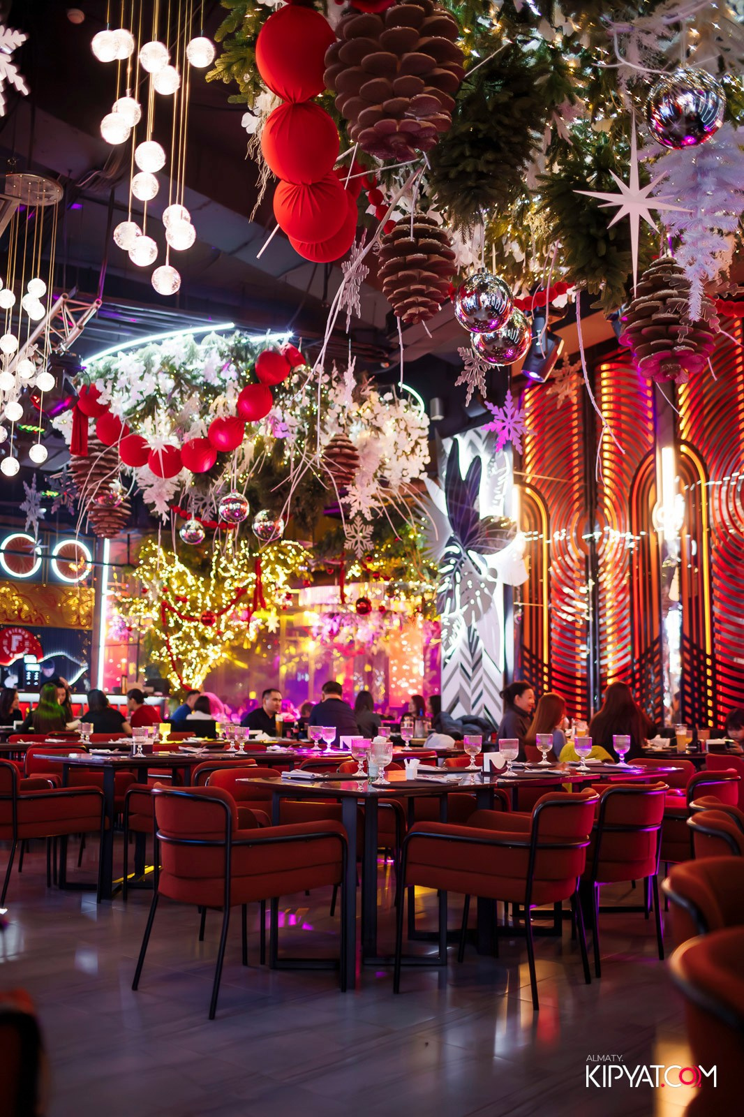 FRIENDS BAR & TERRACE. КИПЯТКОМ АЛМАТЫ! Фотосъемка мероприятий в Алматы