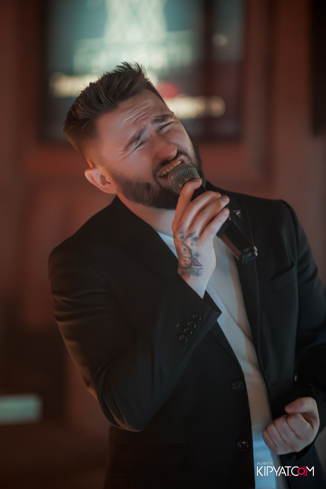 LAUREATE GRAND CAFÉ. КИПЯТКОМ АЛМАТЫ!