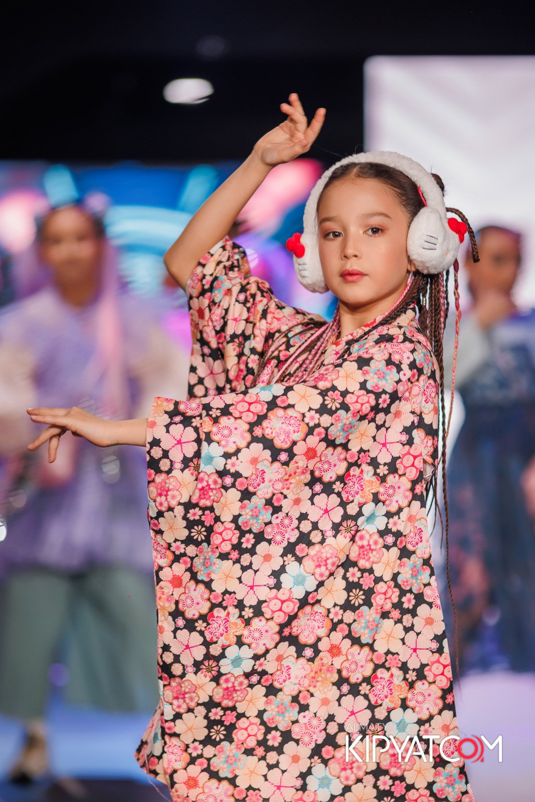 JUNIOR MODELS SHOW В РАМКАХ БЛАГОТВОРИТЕЛЬНОГО ПРОЕКТА МОДА ЗА СЧАСТЬЕ ДЕТЕЙ. КИПЯТКОМ АЛМАТЫ!