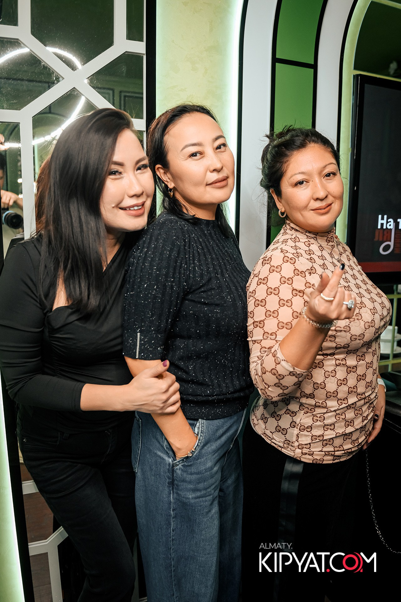 УХО И МЕДВЕДЬ НА ГАГАРИНА. КИПЯТКОМ АЛМАТЫ!