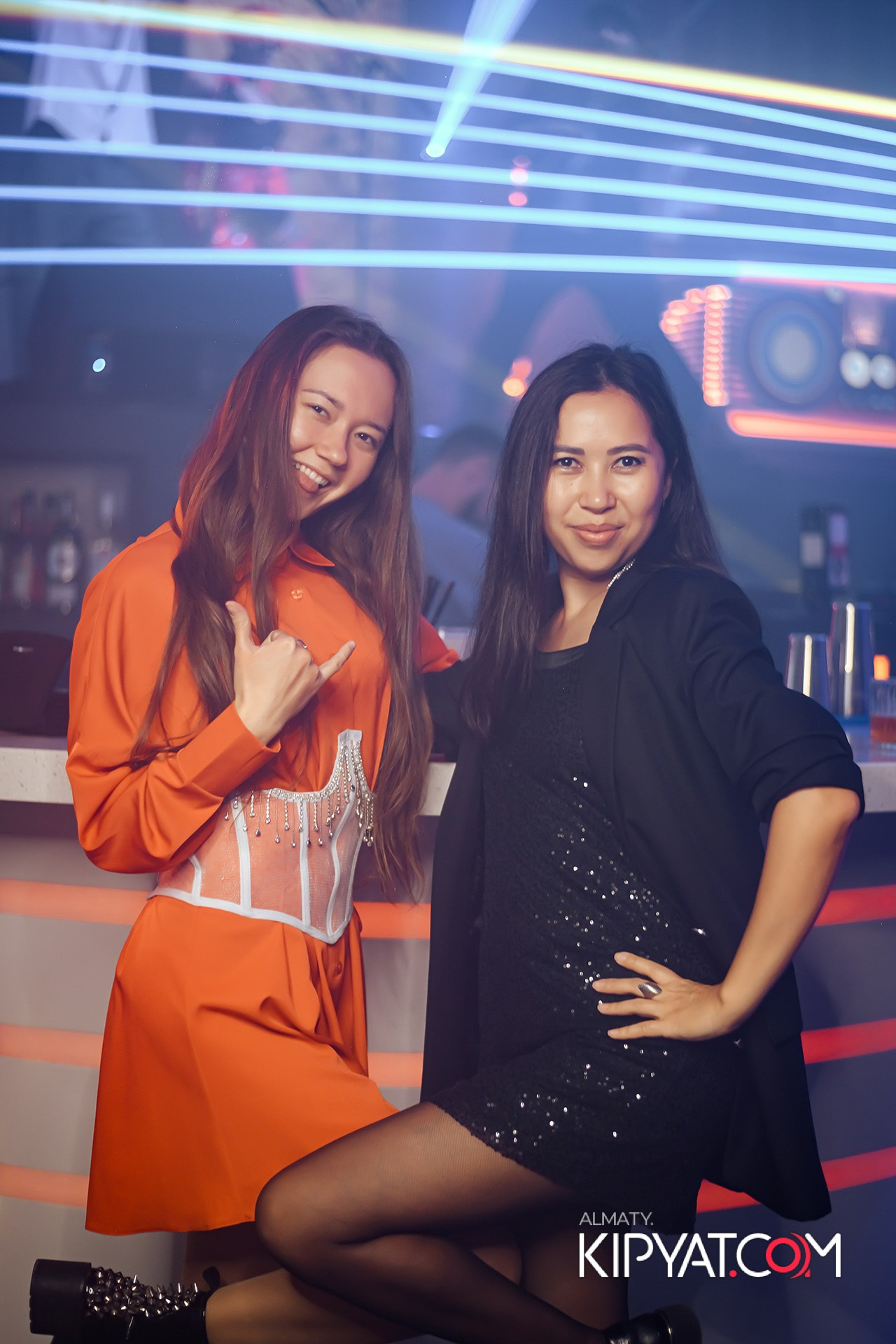 SANTA BARBARA ВЫСТУПЛЕНИЕ ГРУППЫ БРАТЬЯ ГРИММ. КИПЯТКОМ АЛМАТЫ!