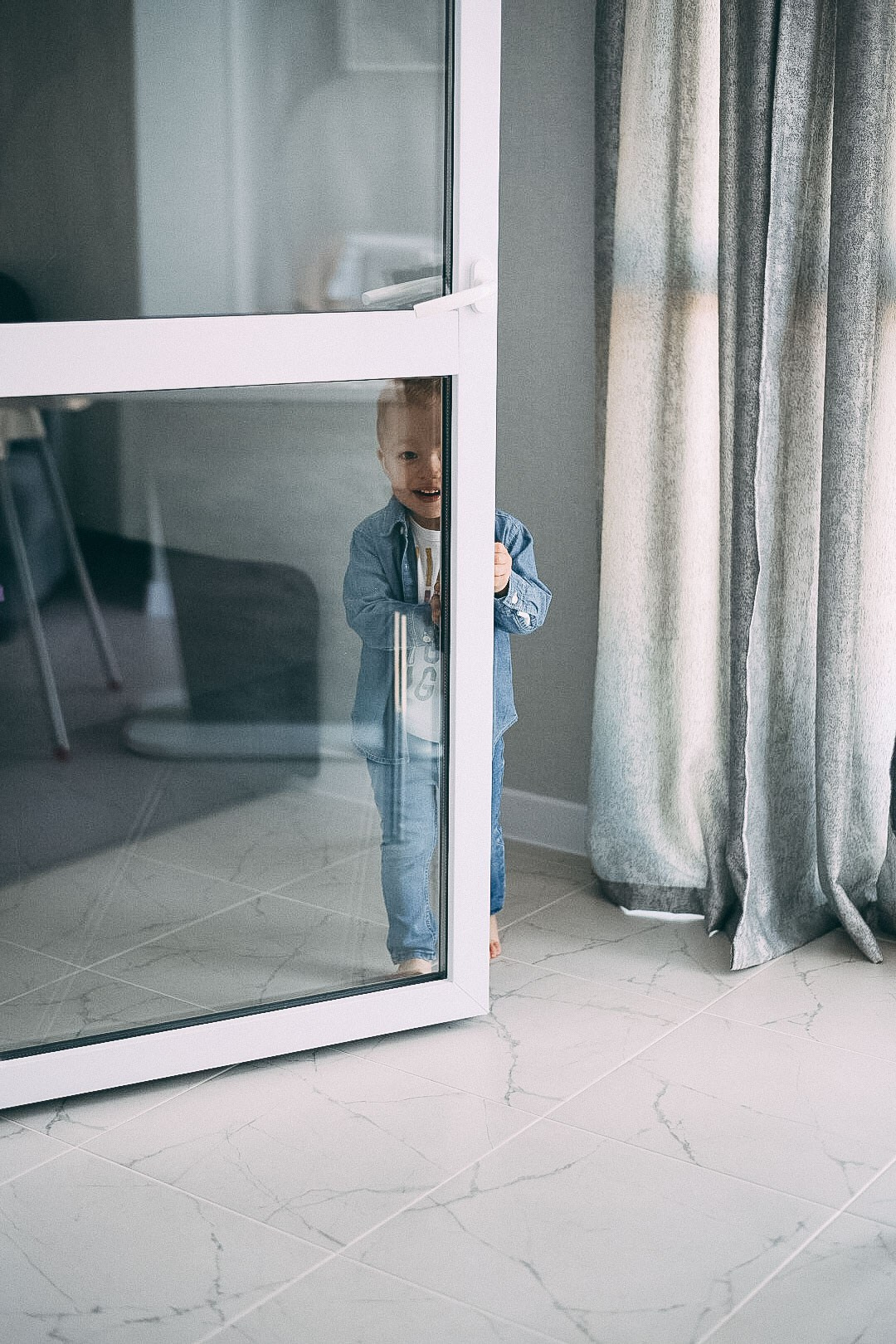 Семейная фотосессия дома плюс фотопрогулка. Фотограф в Сочи — Маргарита Поганова