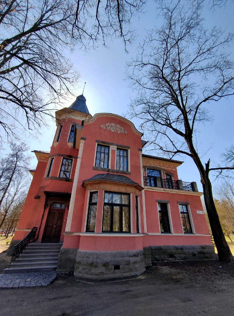 Экскурсия «Садовая улица города Павловска» (30.04.2022) Автор: Евгения Лебедева