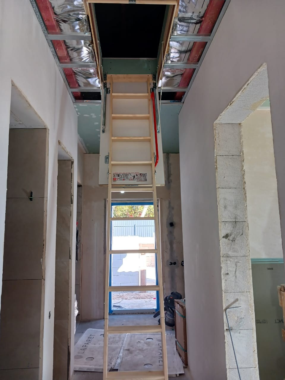 Готовая лестница — удобно и эстетично