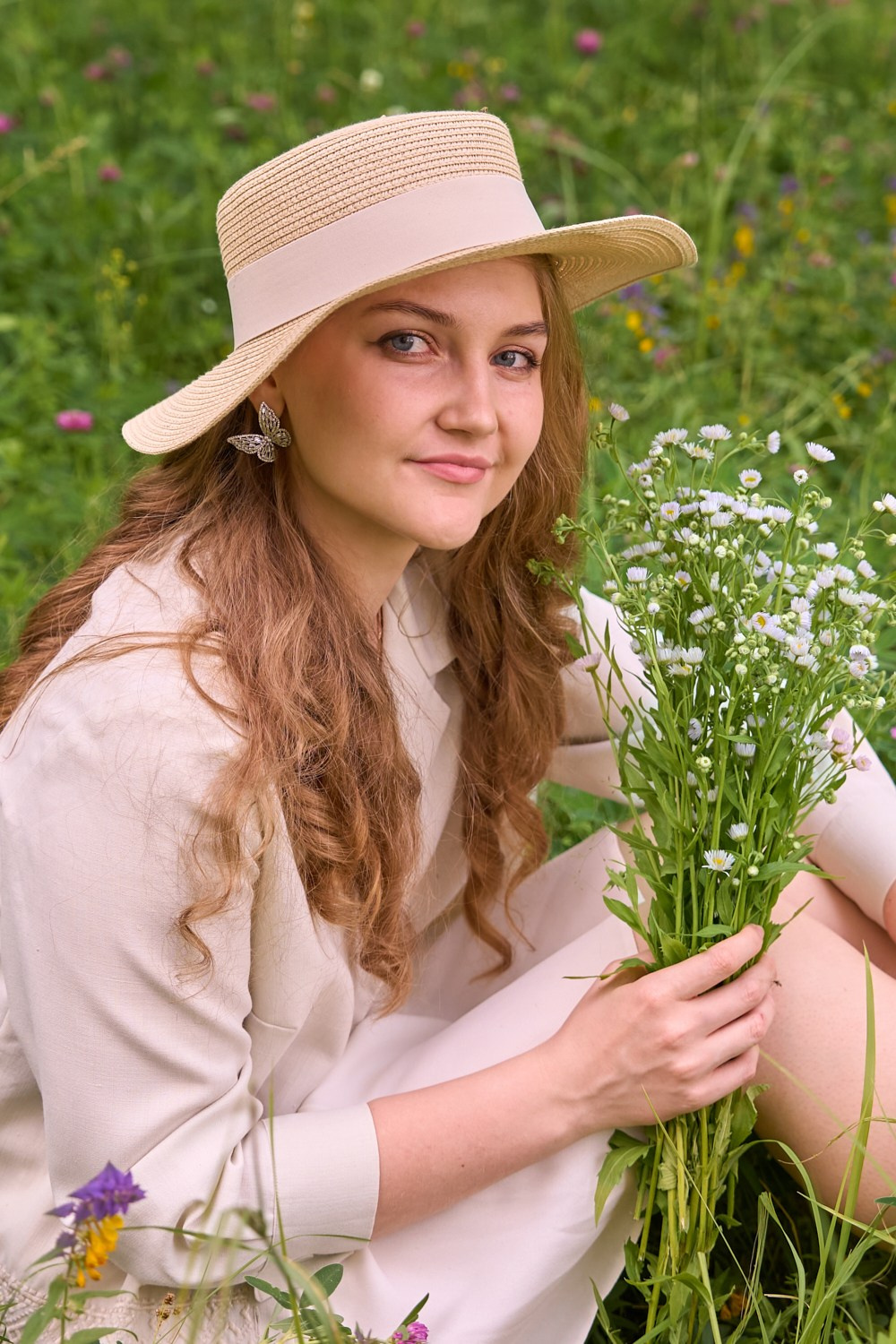 Съемка Анастасии в люпиновом поле. Фотограф Светлана Боровикова в Домодедове