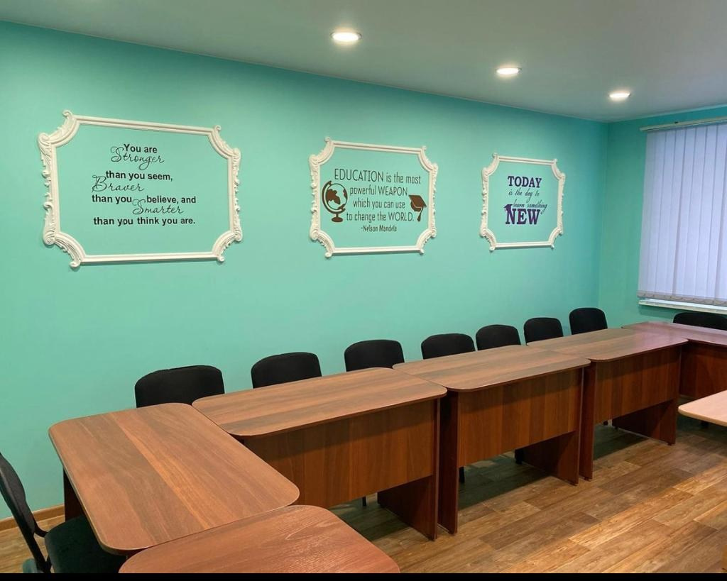 Небольшой ремонт классов на каникулах!. LinguaCentrePro