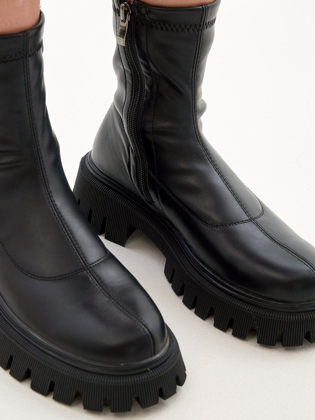 Обувь. Профессиональная фотосъёмка для маркетплейсов. Краснодар. Александр Москаленко