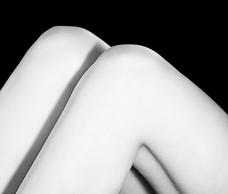 Expert nude photography and artistic black and white photography. Anna Laza Art photographer