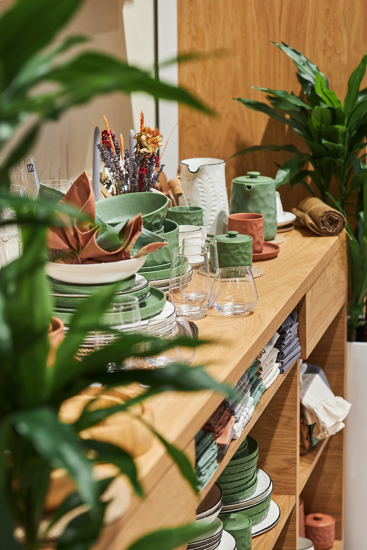 Интерьер магазина Уютности в ТЦ Охта Молл. Фотосъемка интерьеров в Санкт-Петербурге. Интерьерный фотограф Максим Николаев