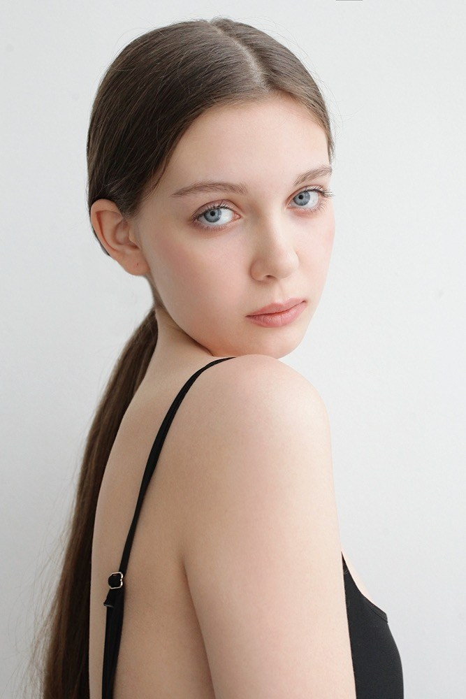 Irina Bogushevskaya. DISTINCTIVE MODEL AGENCY. Модельное агентство специализирующиеся на зарубежном плейсменте моделей