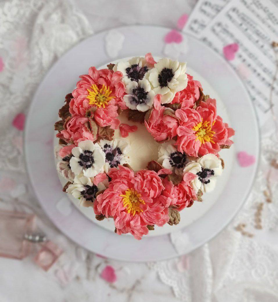 Работы учениц. Аникина Юлия / Кремовая флористика в корейской технике