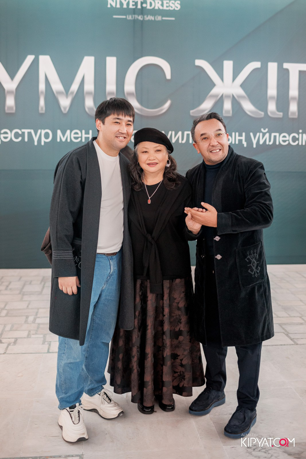 FASHION ПОКАЗ, КАЗАХСКОЙ НАЦИОНАЛЬНОЙ ОДЕЖДЫ. КИПЯТКОМ АЛМАТЫ!