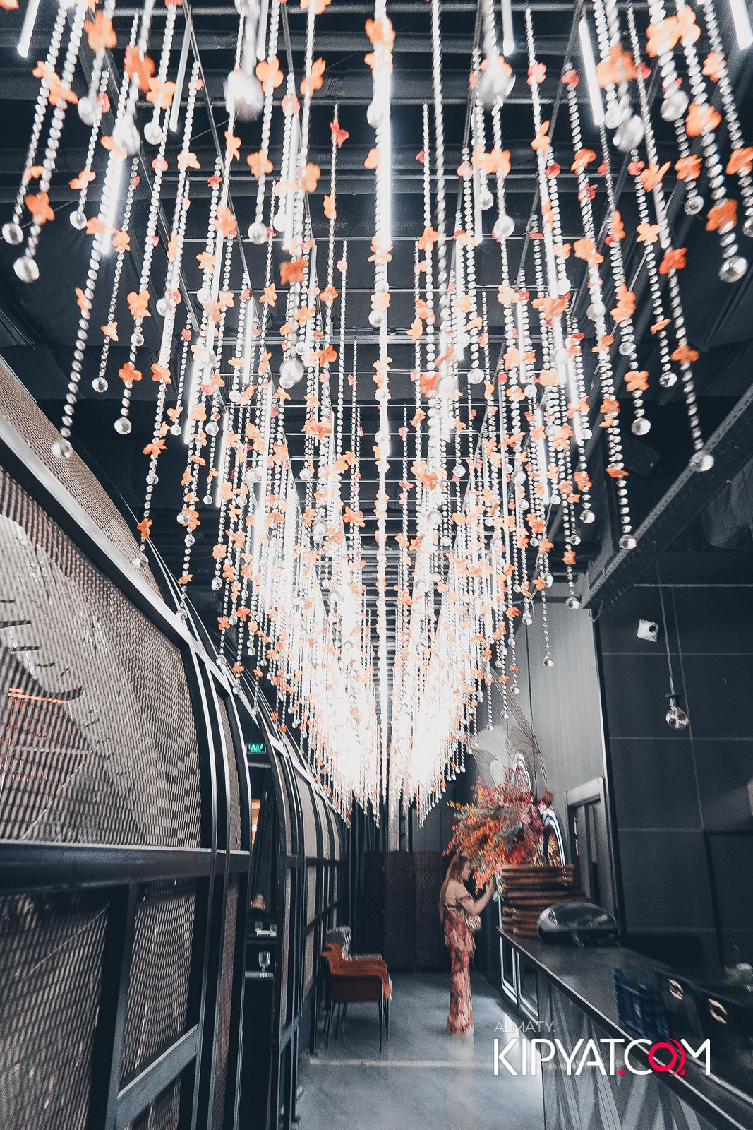 FRIENDS BAR & TERRACE. КИПЯТКОМ АЛМАТЫ!