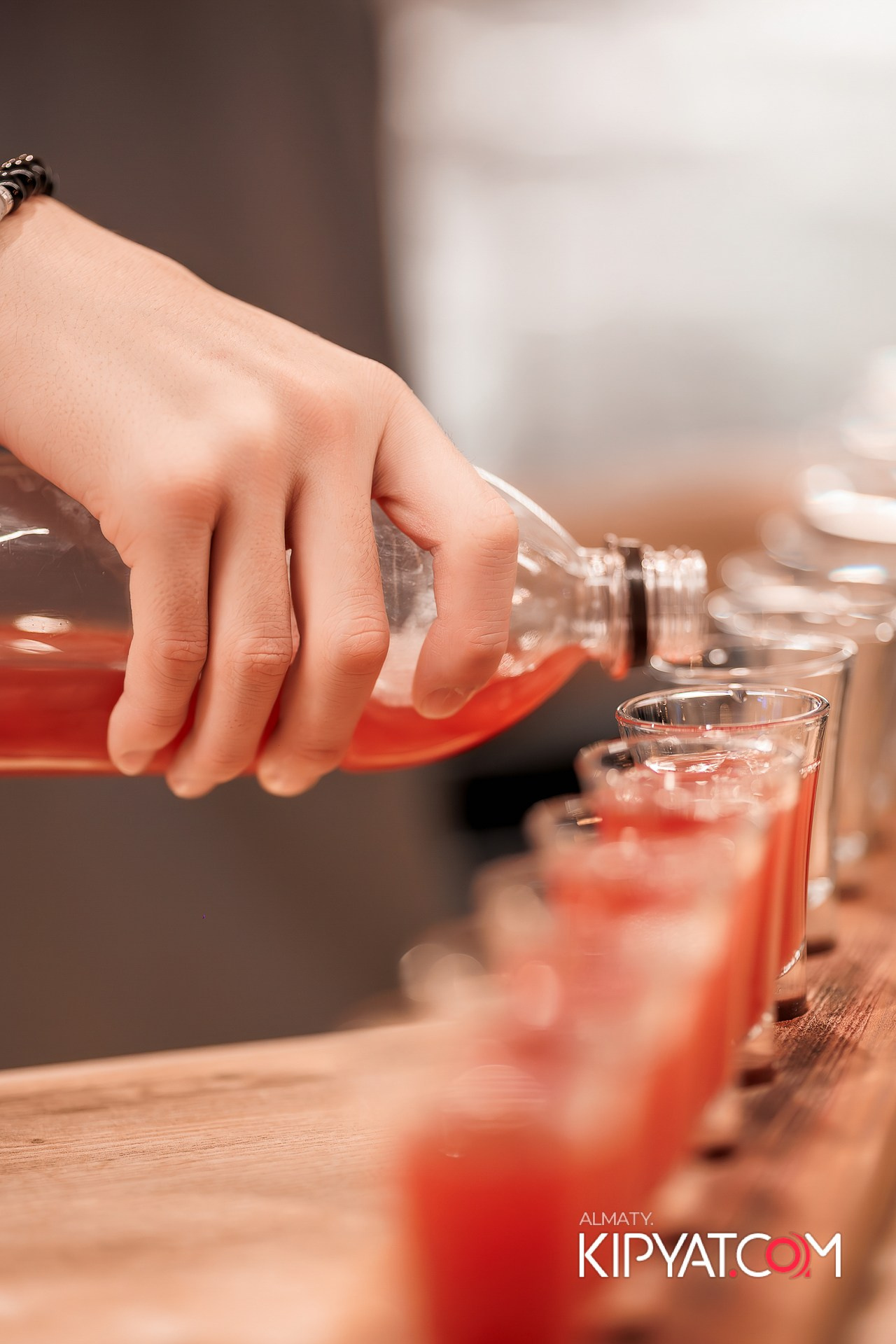 ШАШЛЫКОФФ. КИПЯТКОМ АЛМАТЫ!