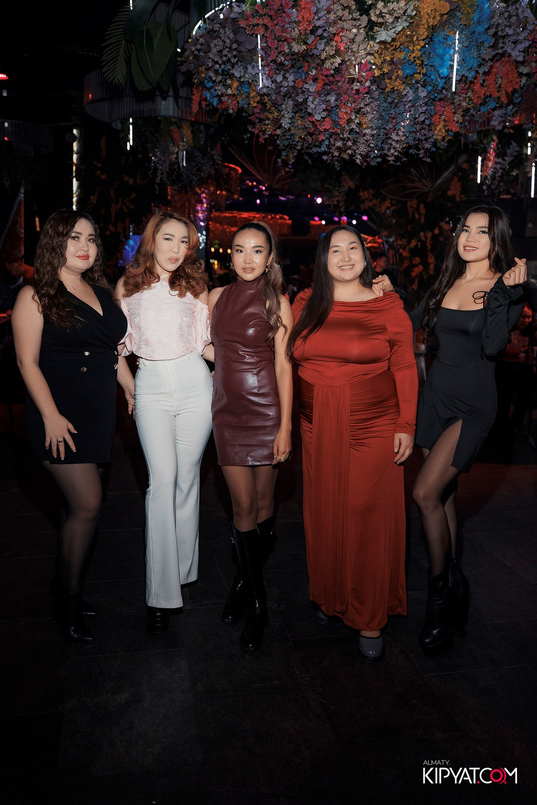 FRIENDS BAR & TERRACE. КИПЯТКОМ АЛМАТЫ!