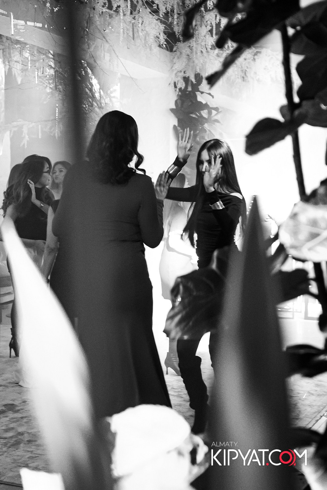 EDEN BAR & RESTAURANT. КИПЯТКОМ АЛМАТЫ!