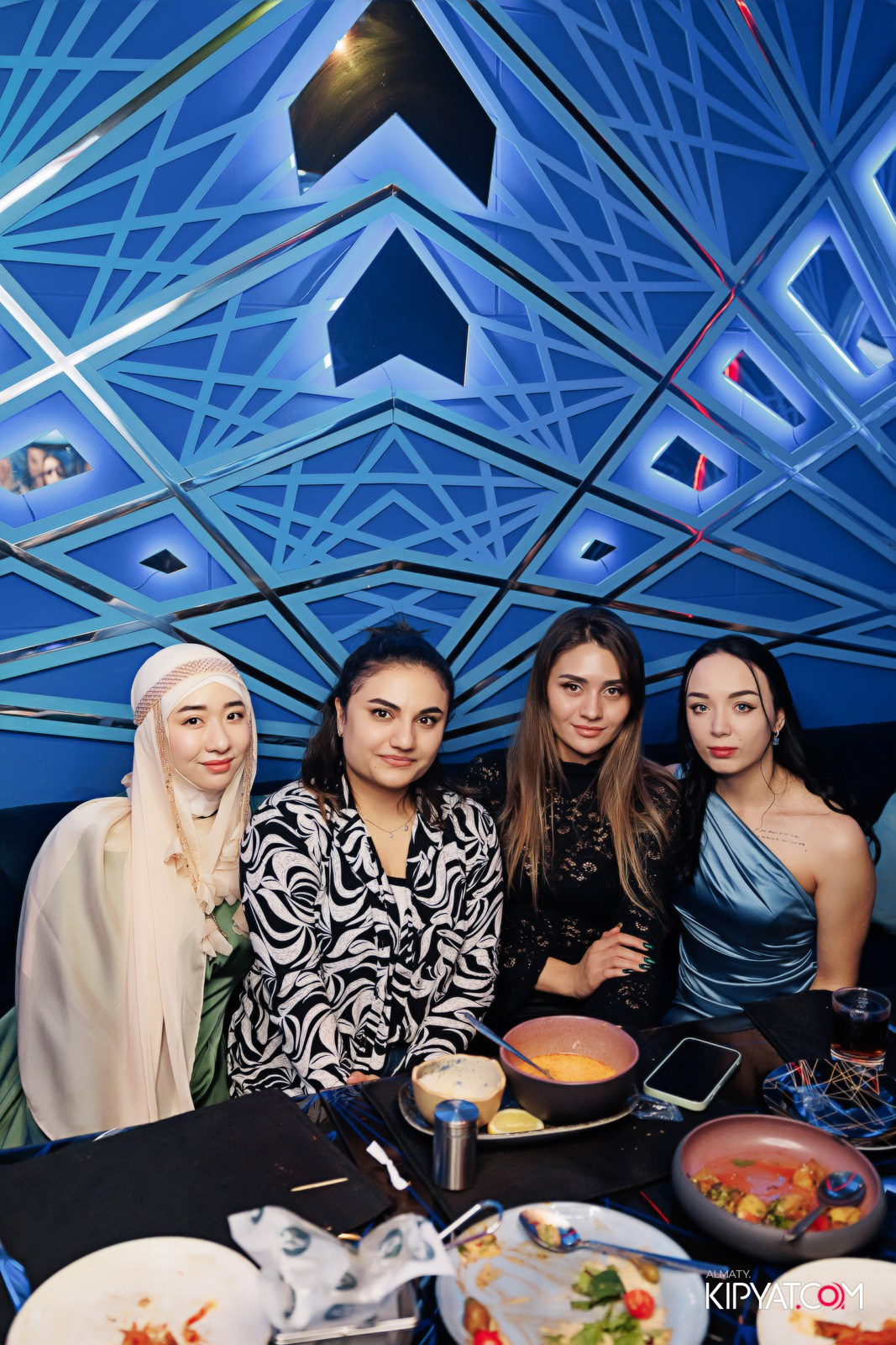 ЗАЯ, НА БИС. КИПЯТКОМ АЛМАТЫ!