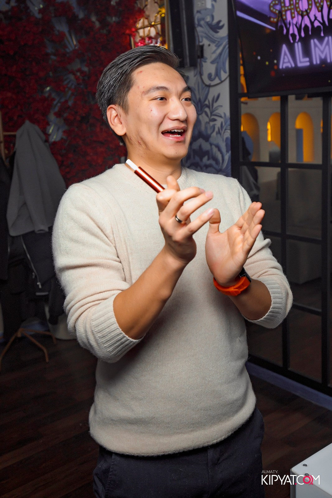 УХО И МЕДВЕДЬ НА КУРМАНГАЗЫ. КИПЯТКОМ АЛМАТЫ! Фотосъемка мероприятий в Алматы