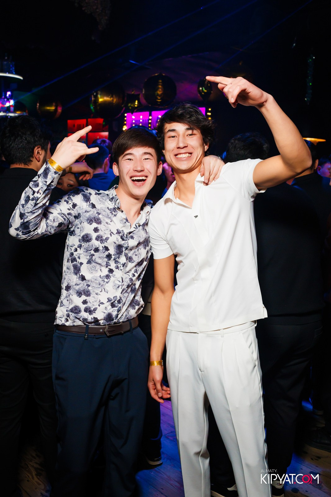 UYAT EMES BAR. КИПЯТКОМ АЛМАТЫ!