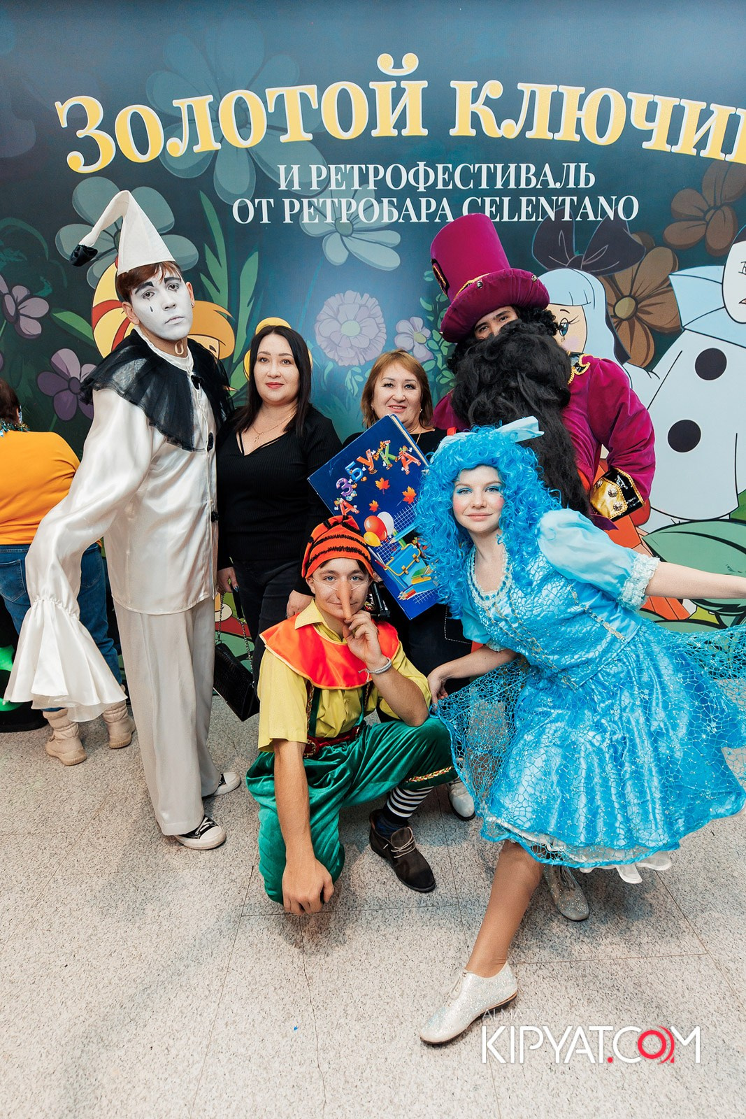 ЗОЛОТОЙ КЛЮЧИК И РЕТРОФЕСТИВАЛЬ ОТ РЕСТОБАРА CELENTANO. КИПЯТКОМ АЛМАТЫ!