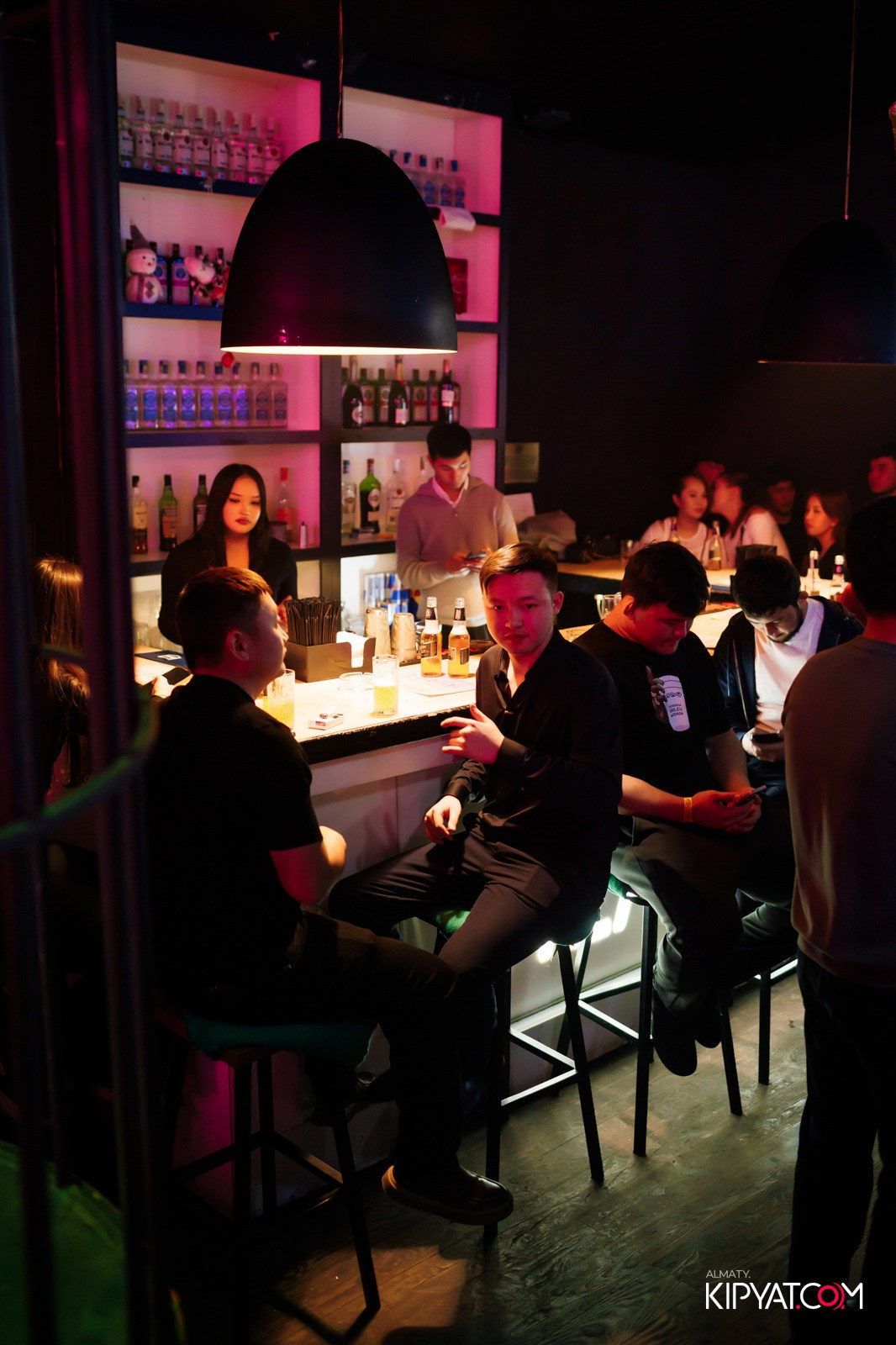 UYAT EMES BAR. КИПЯТКОМ АЛМАТЫ!