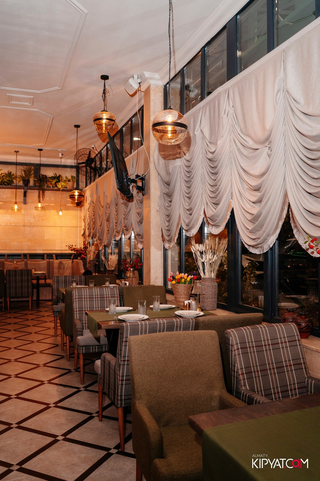 РЕСТОРАН ВЕСЕЛИДЗЕ НА АБАЯ. КИПЯТКОМ АЛМАТЫ!