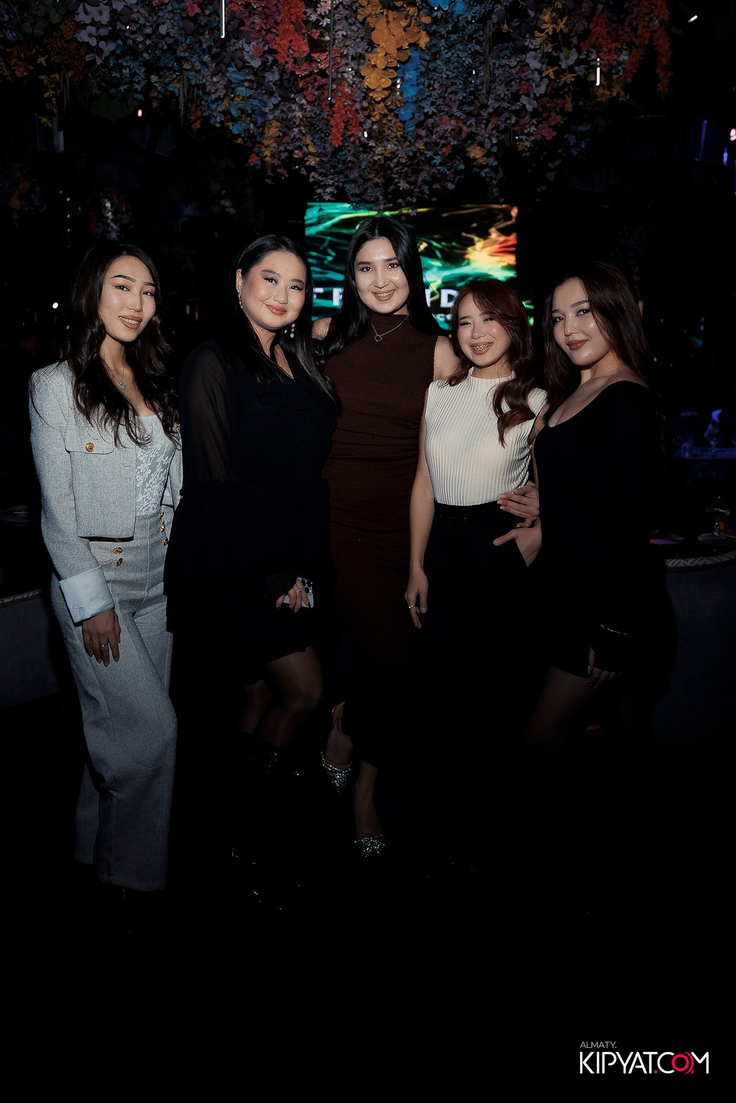 FRIENDS BAR & TERRACE. КИПЯТКОМ АЛМАТЫ!