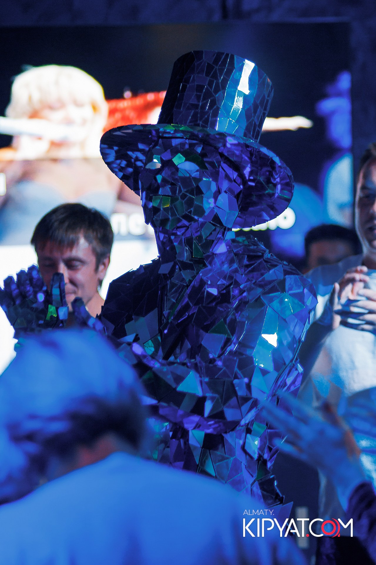 MOOD KARAOKE & TERRACE. КИПЯТКОМ АЛМАТЫ!