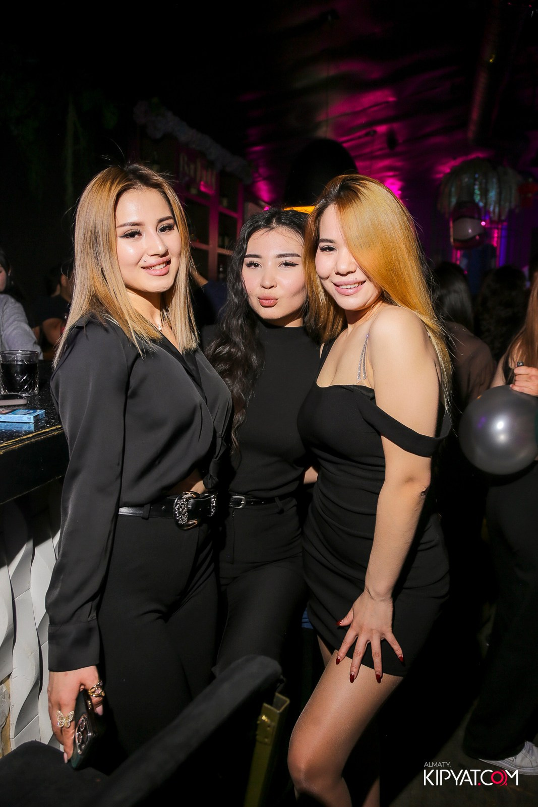 UYAT EMES BAR. КИПЯТКОМ АЛМАТЫ!