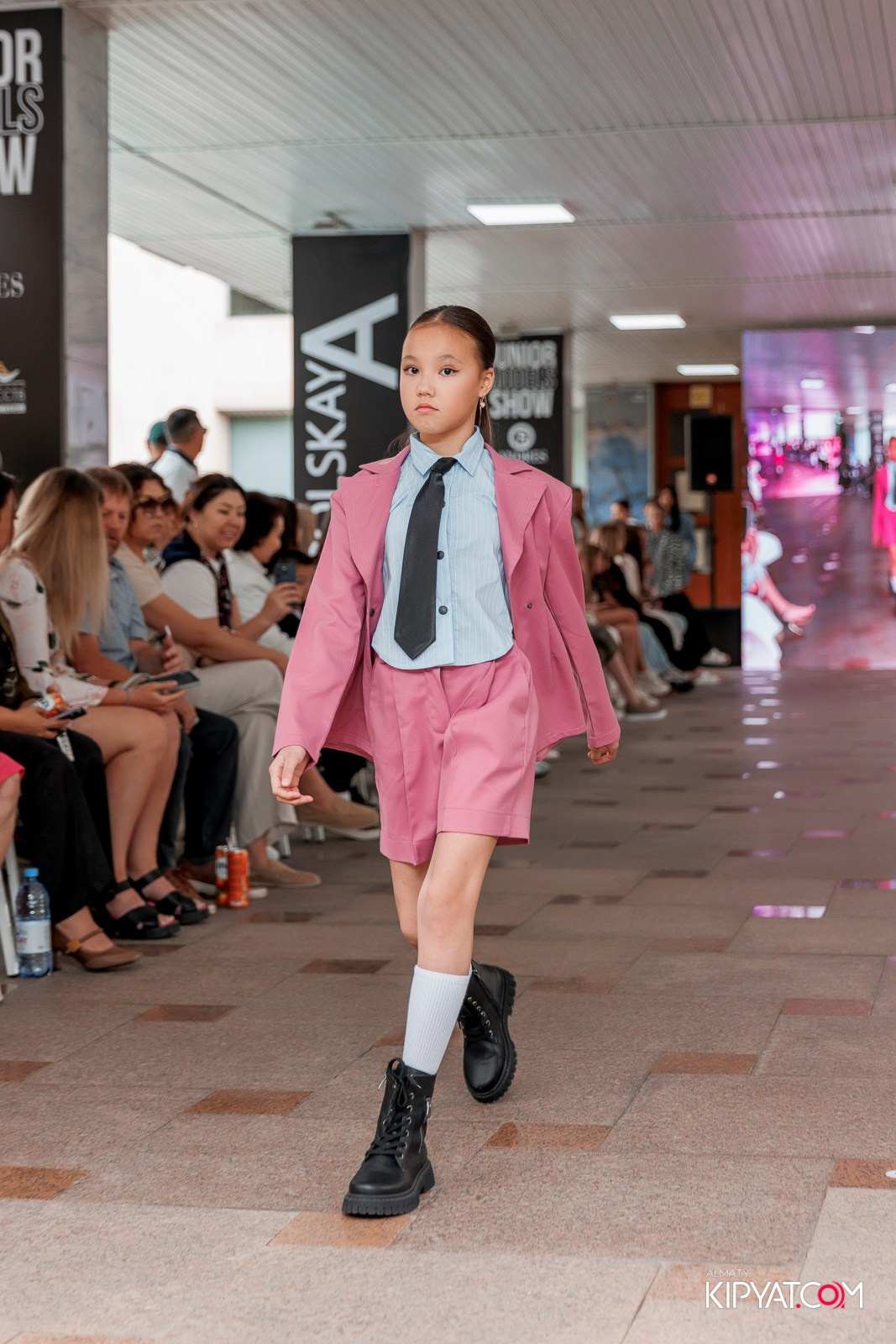 JUNIOR FASHION SHOW. КИПЯТКОМ АЛМАТЫ!