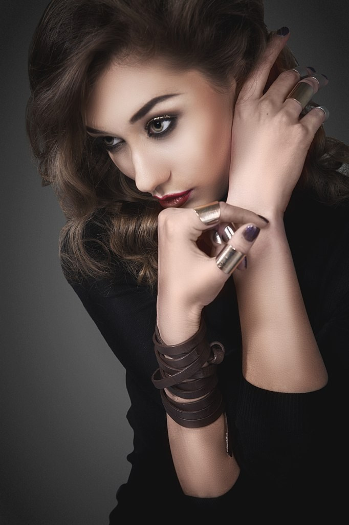 Современная элегантность: Стильные фотосессии в Fotogen. Интерьерная фотостудия FOTOGEN г. Краснодар