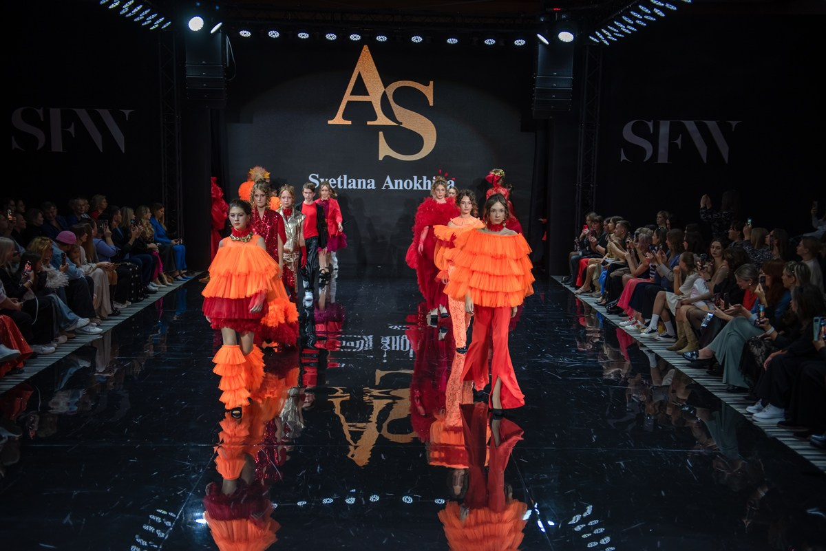 SochiFashionWeek2024 дизайнер Анохина Светлана. Семейный и коммерческий фотограф в Сочи Александр Бодунов