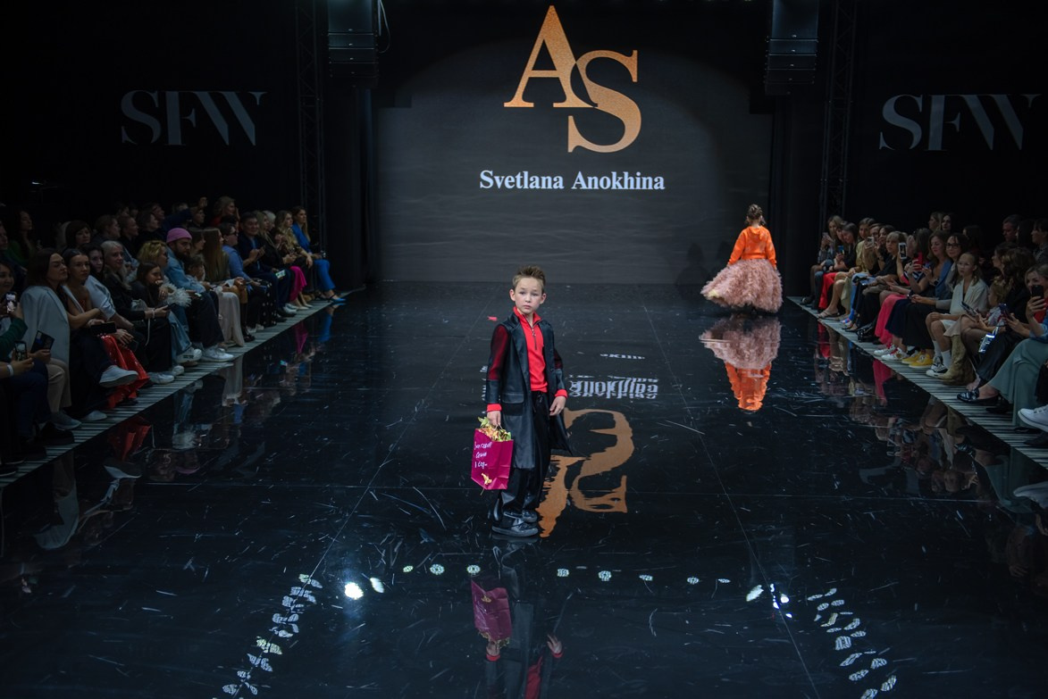 SochiFashionWeek2024 дизайнер Анохина Светлана. Семейный и коммерческий фотограф в Сочи Александр Бодунов