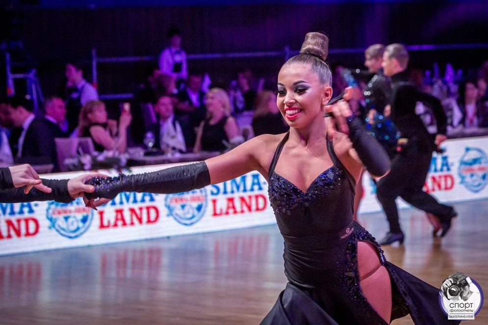 DANCE. Фотограф для маркетплейсов Михаил Бове