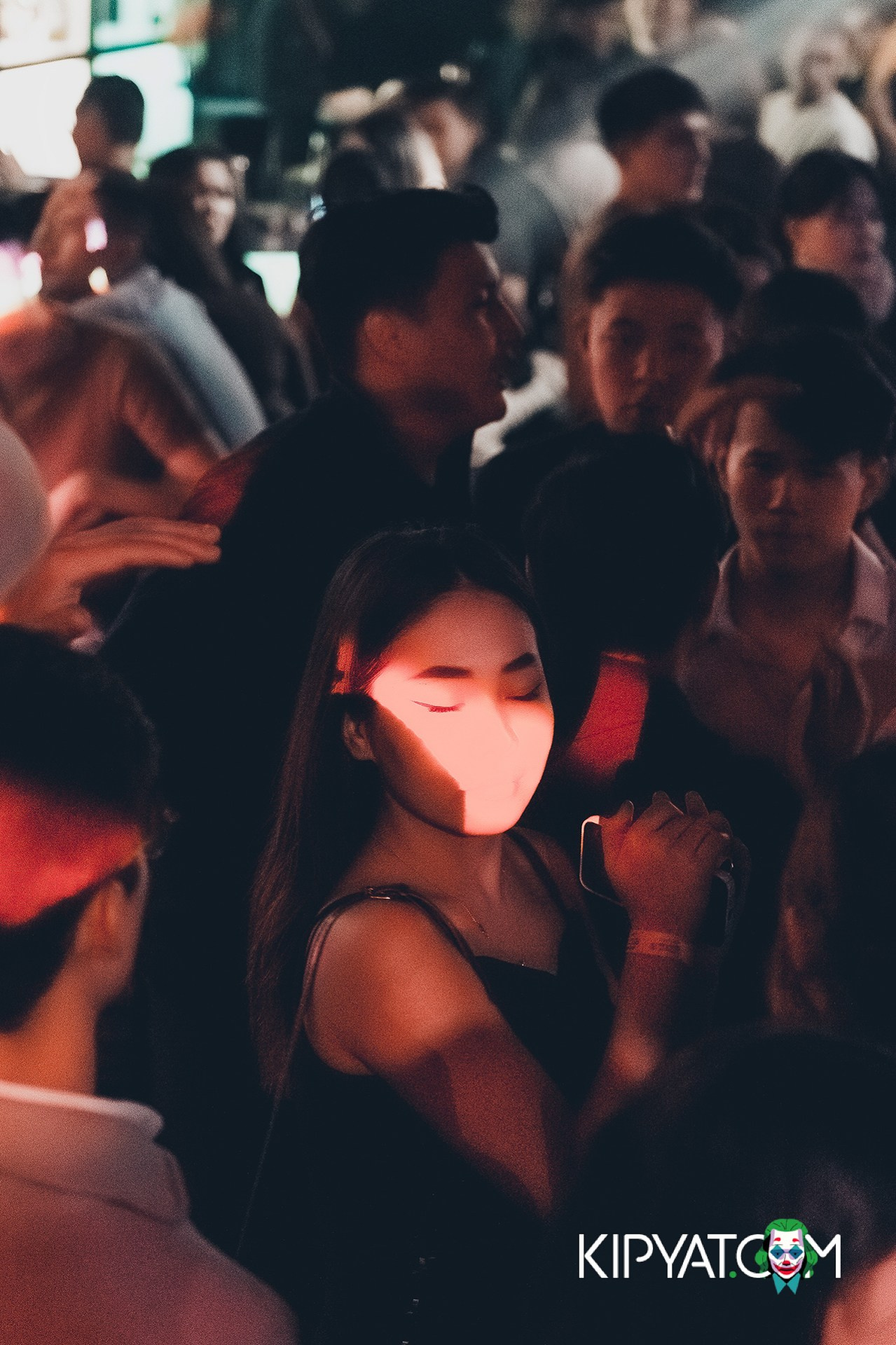 UYAT EMES BAR. КИПЯТКОМ АЛМАТЫ!