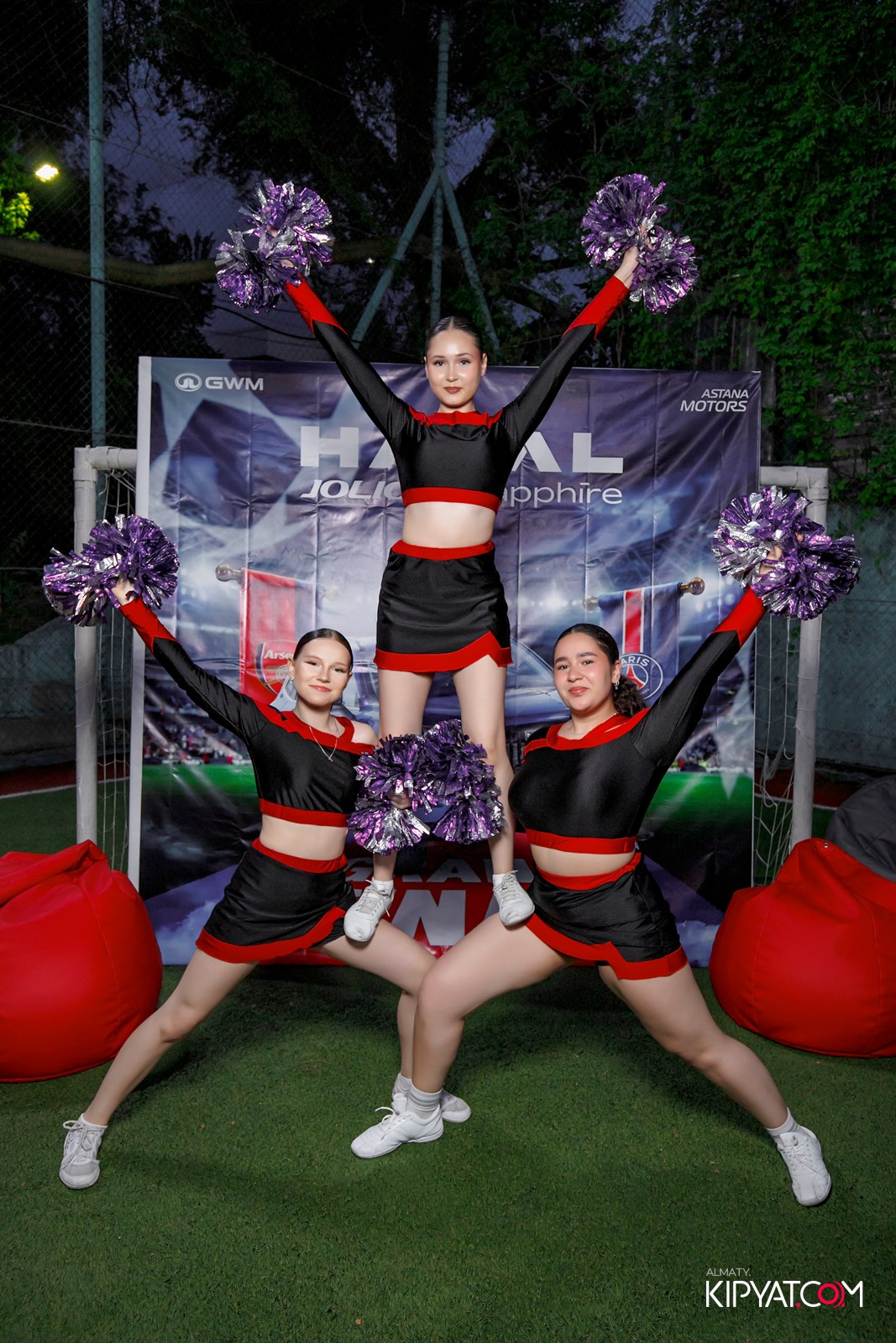 ТРАНСЛЯЦИЯ ФИНАЛА ЛИГИ ЧЕМПИОНОВ ПОД ОТКРЫТЫМ НЕБОМ В VELVET SPORT VILLA. КИПЯТКОМ АЛМАТЫ! Фотосъемка мероприятий в Алматы
