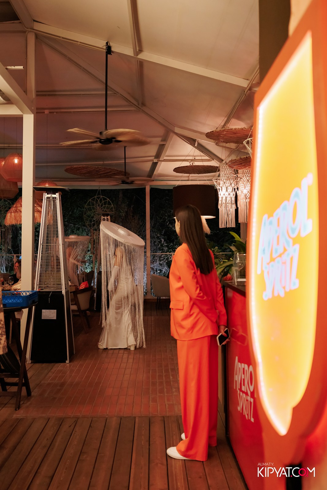 ŚANTI SUMMER TERRACE. КИПЯТКОМ АЛМАТЫ!