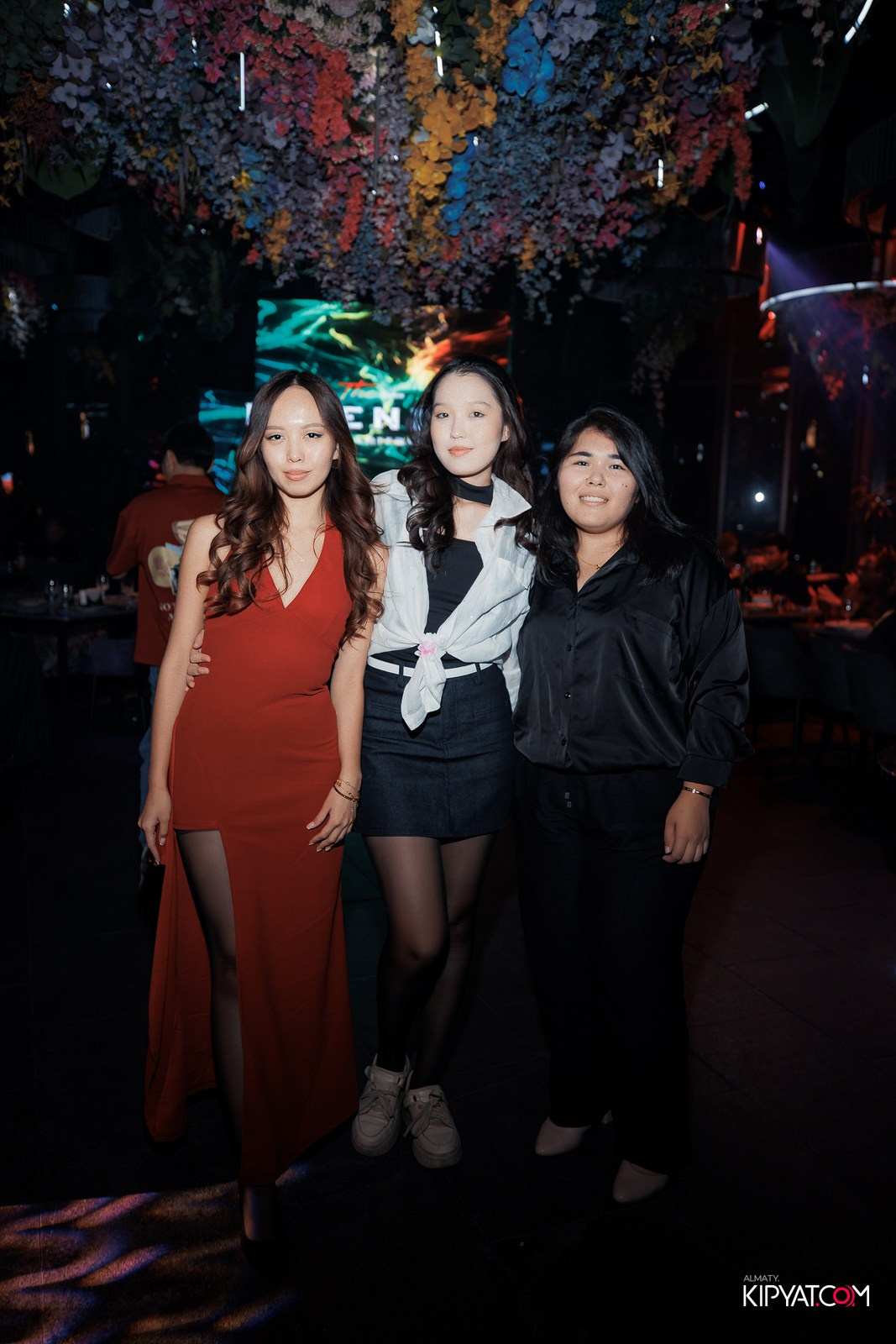 FRIENDS BAR & TERRACE. КИПЯТКОМ АЛМАТЫ!