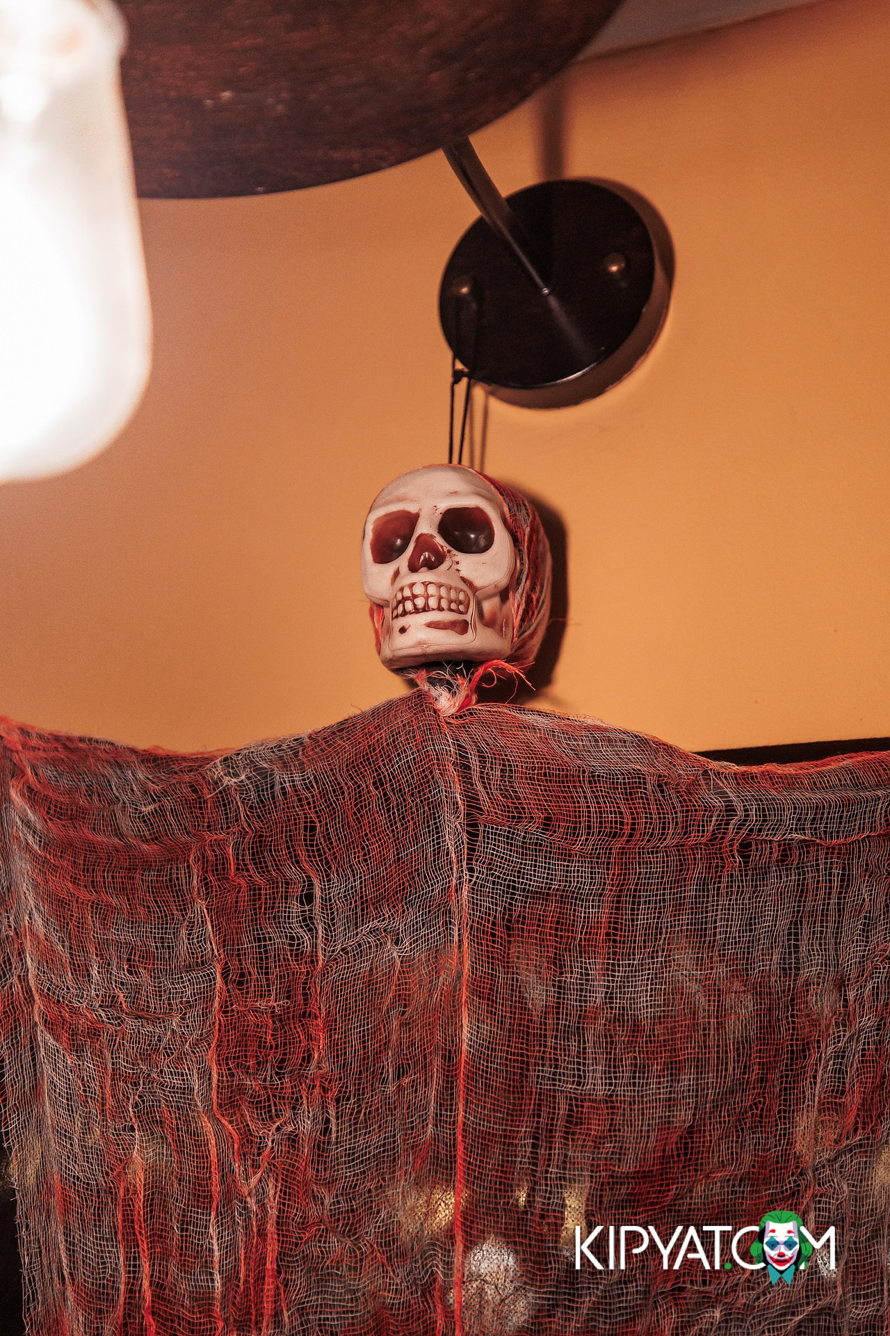 DICKENS RESTAURANT & BAR. КИПЯТКОМ АЛМАТЫ!