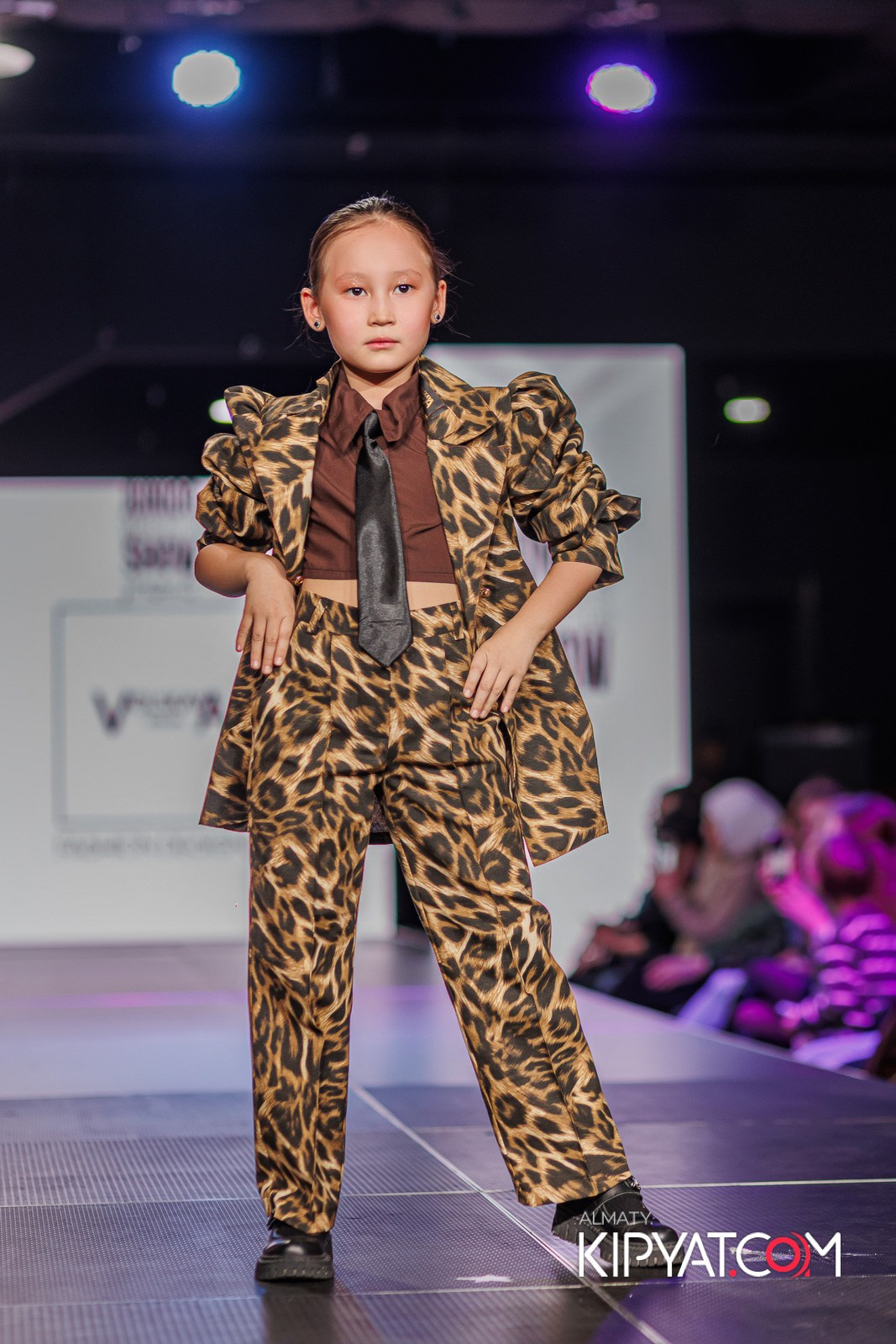 JUNIOR MODELS SHOW В РАМКАХ БЛАГОТВОРИТЕЛЬНОГО ПРОЕКТА МОДА ЗА СЧАСТЬЕ ДЕТЕЙ. КИПЯТКОМ АЛМАТЫ!
