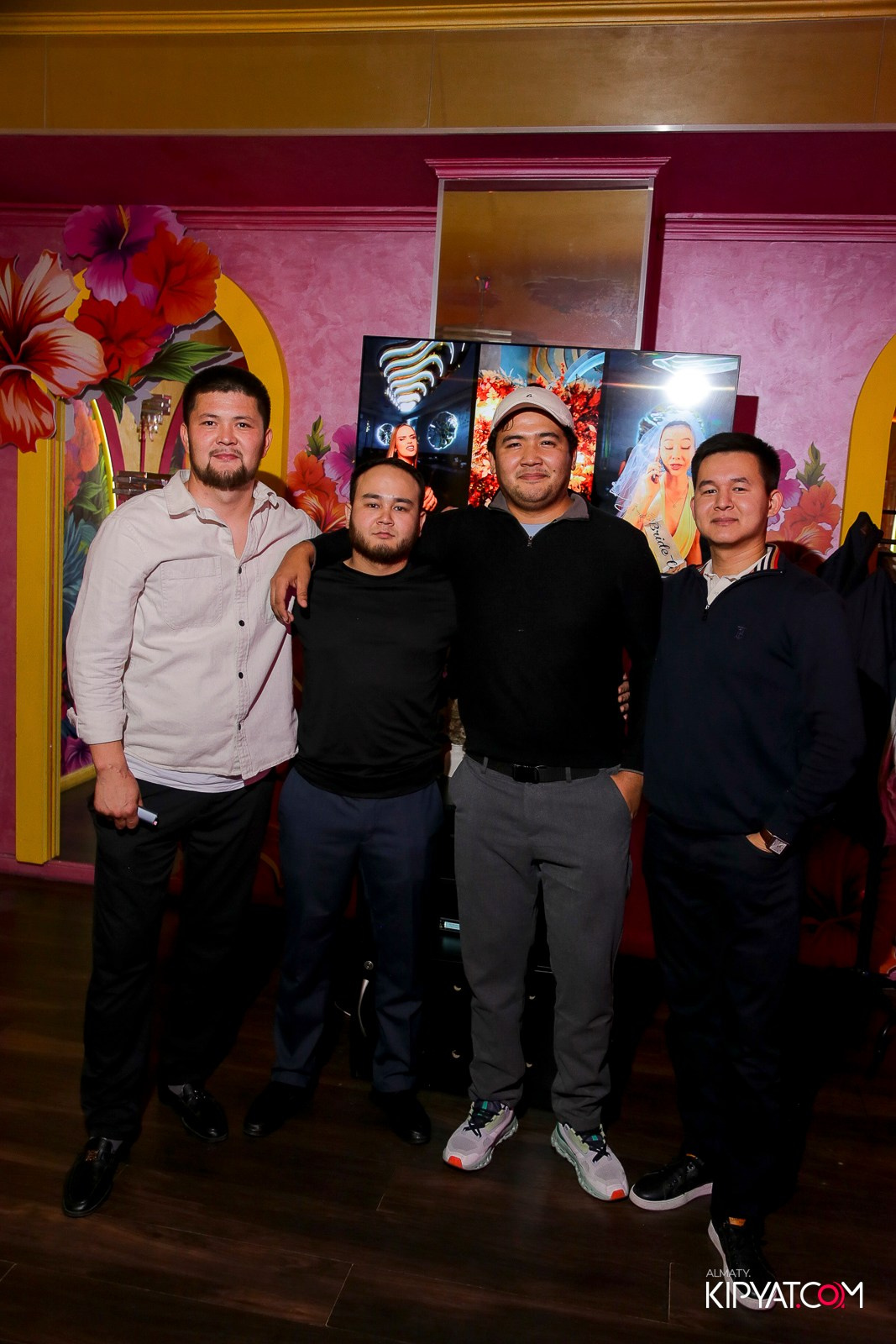 УХО И МЕДВЕДЬ НА САИНА. КИПЯТКОМ АЛМАТЫ!